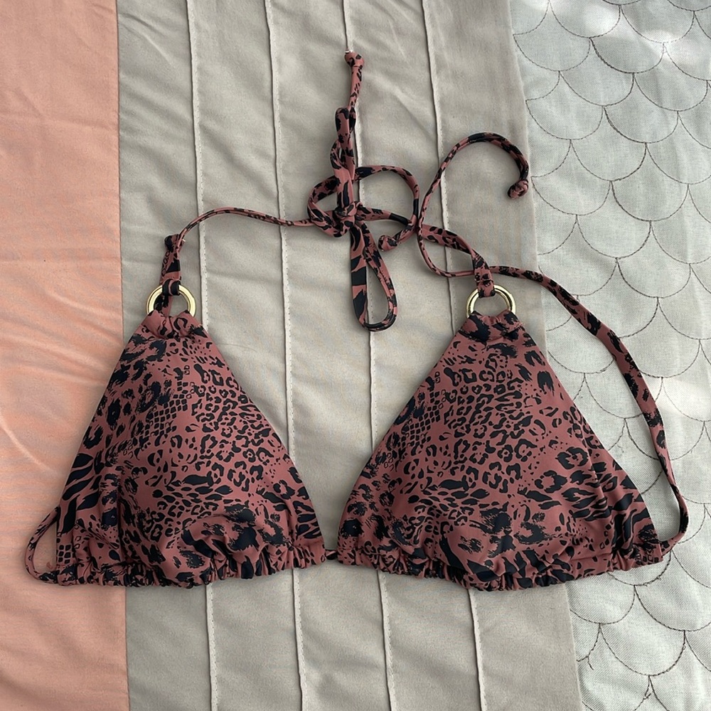 BRAND NEW NEVER WORN Lascana bikini top